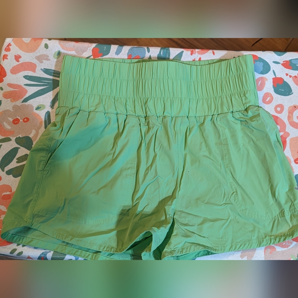 NWOT JOY LAB Work Out High waisted shorts - S-small C-green